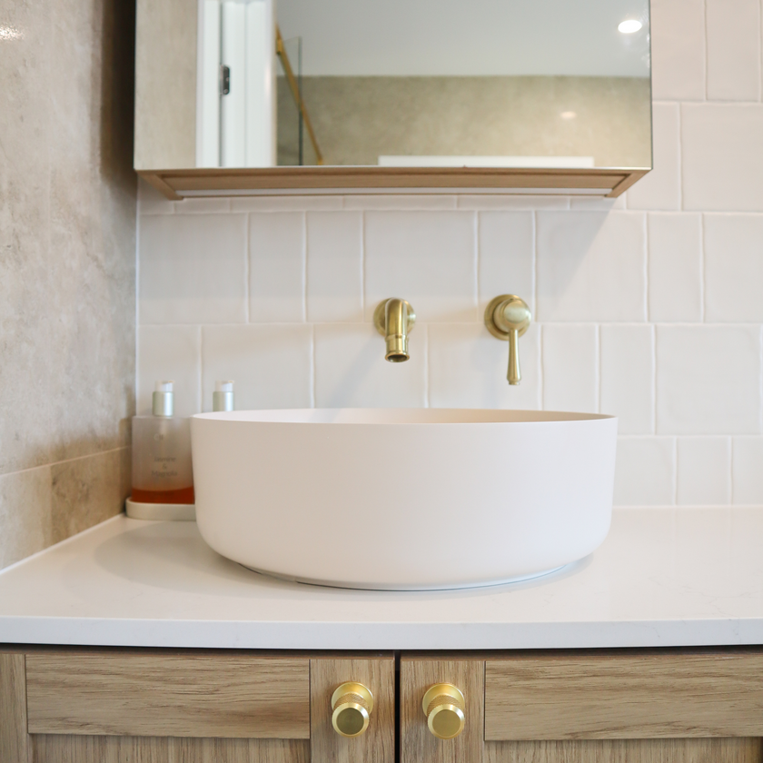 Noosa White Gloss Wave