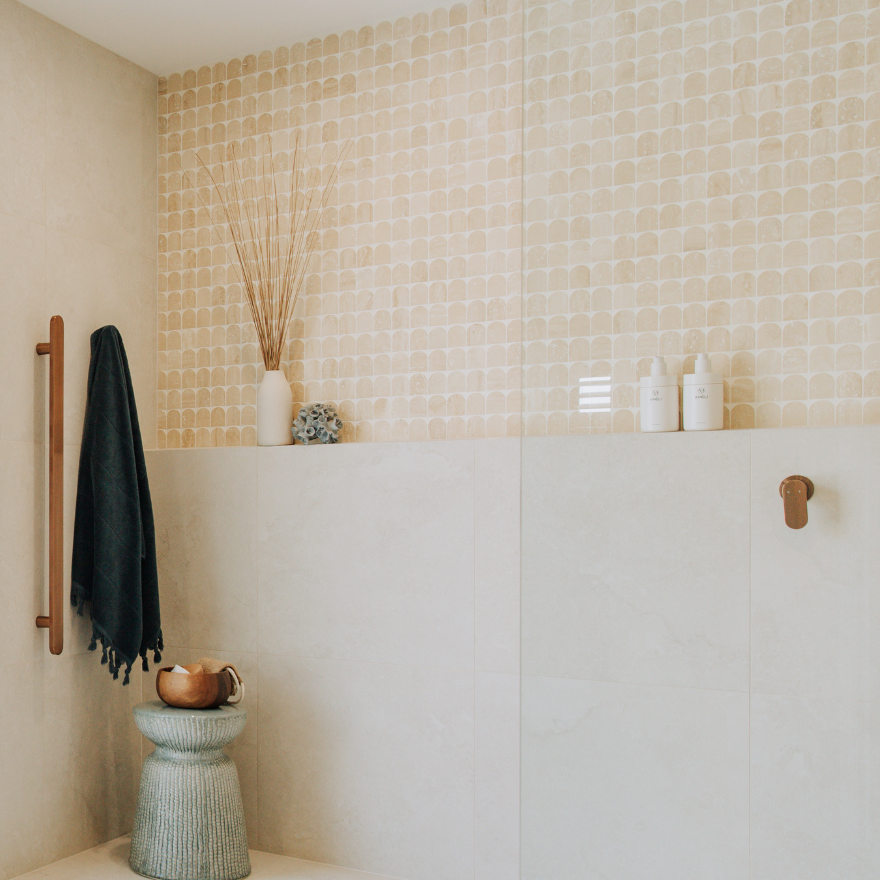 Mini Arch Mosaic Travertine