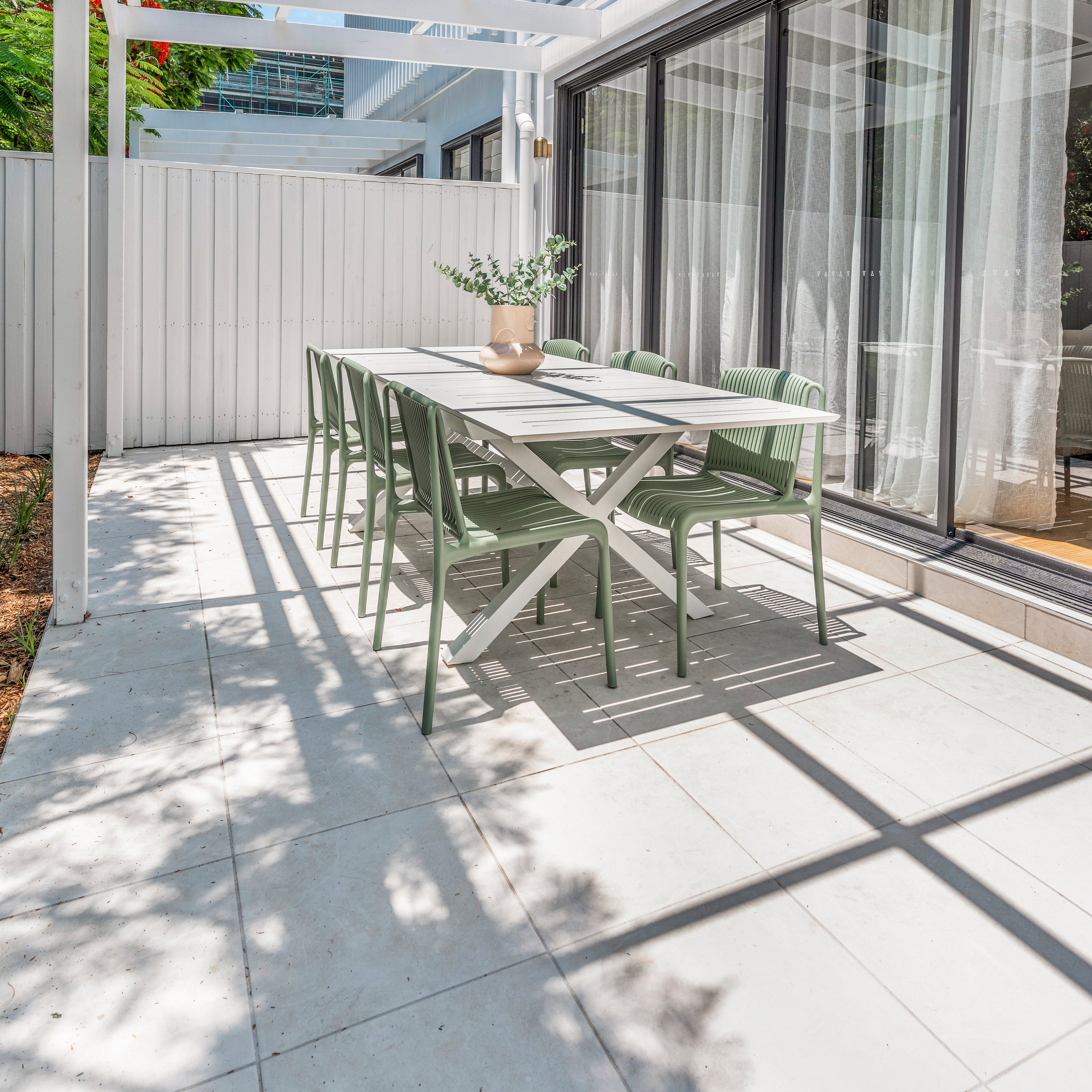Bora White External