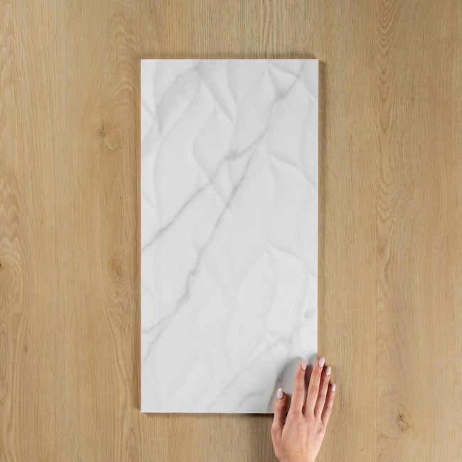 Light Calacatta Gloss Wave Feature