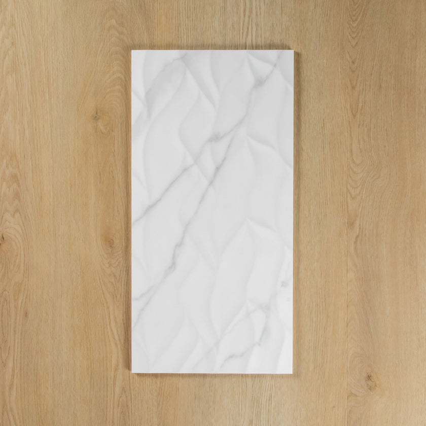 Light Calacatta Gloss Wave Feature