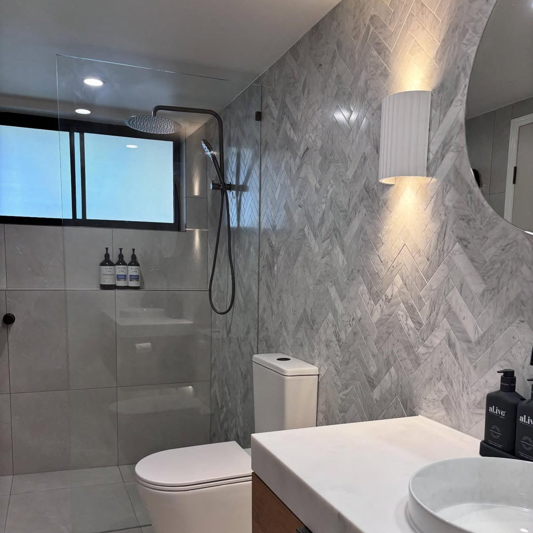Carrara Marble Mosaic Herringbone XL