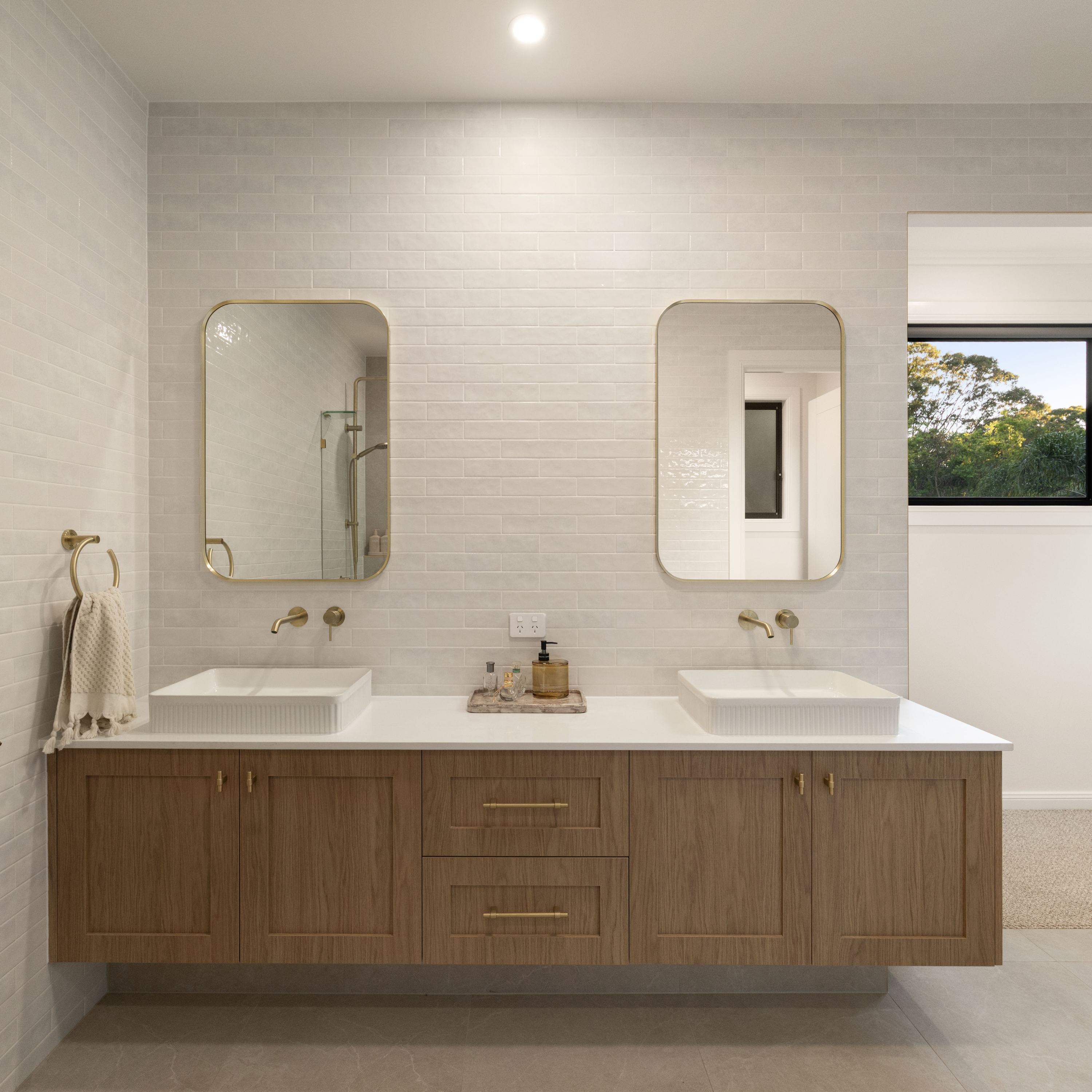 Terra Di Travertine Light + Haven White Subway