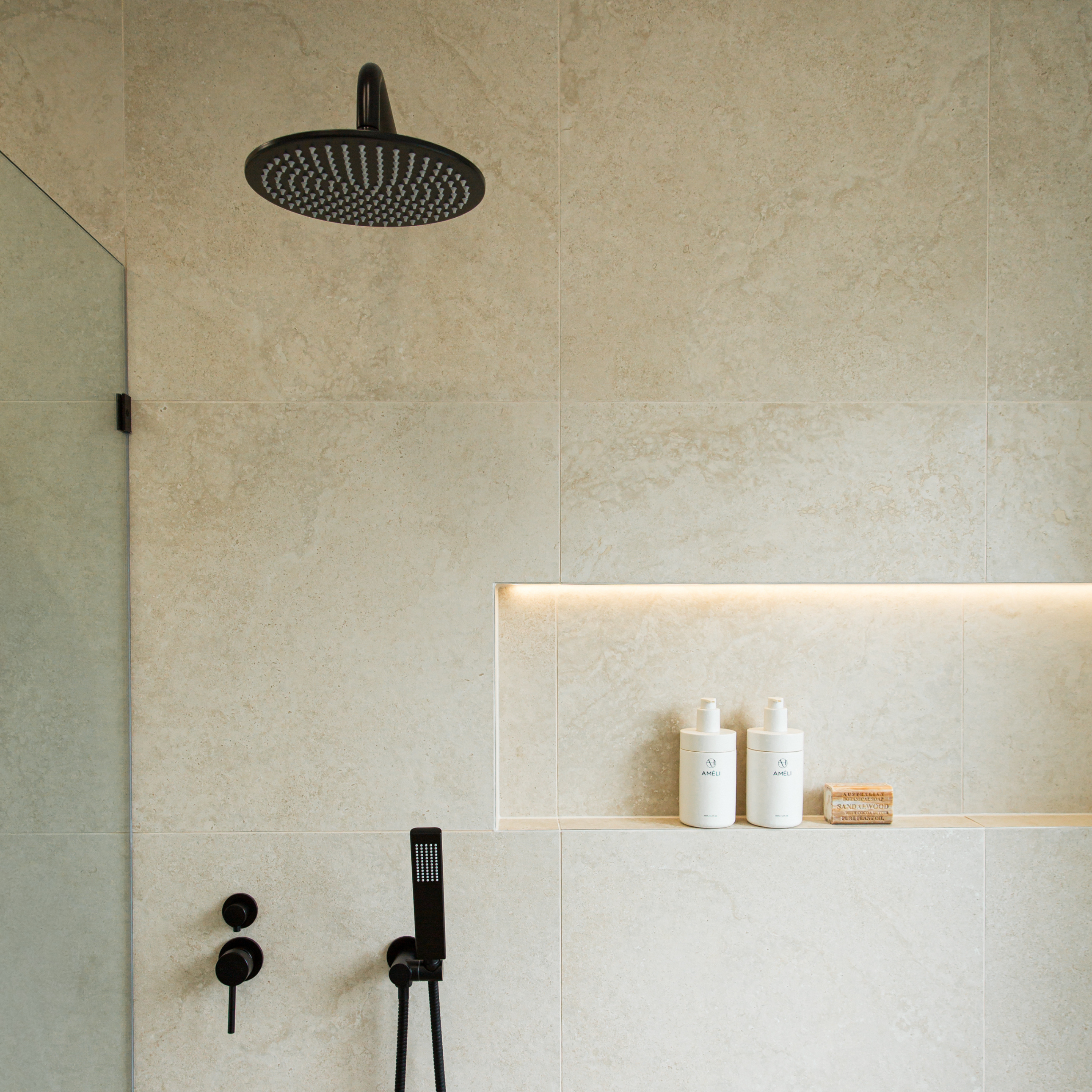 Travertine Cross Cut White + Chevron White