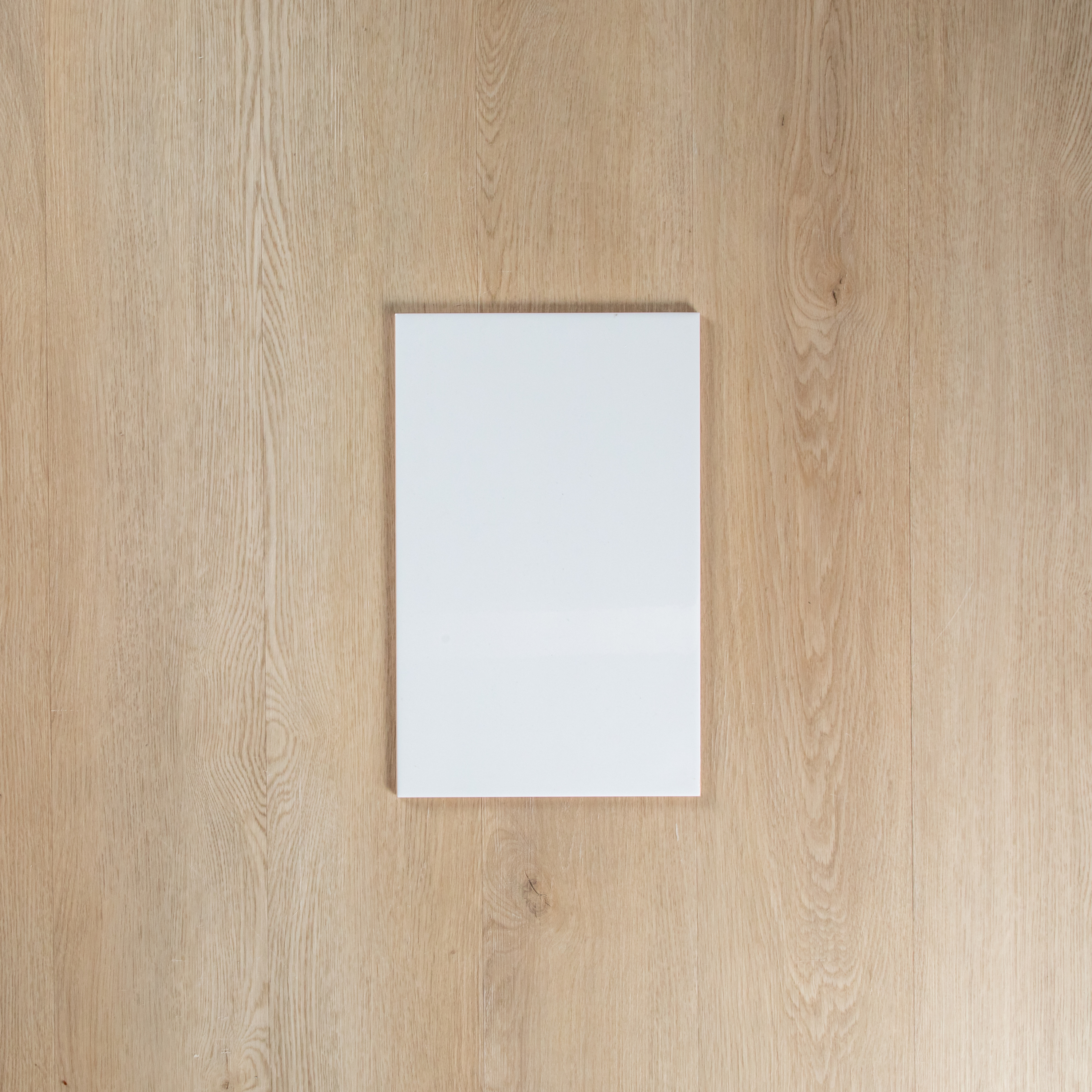 White Gloss Pressed Edge