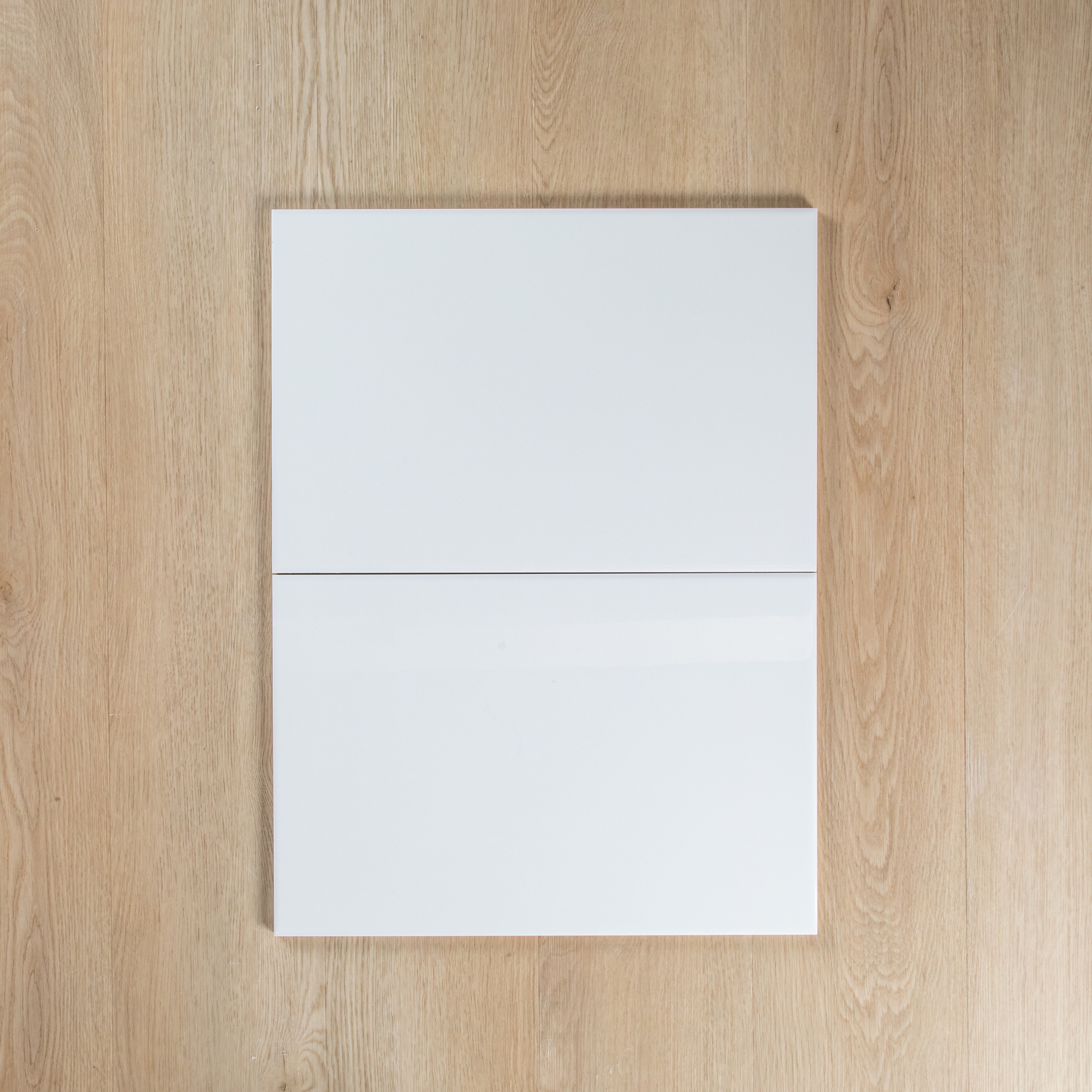 White Gloss Pressed Edge